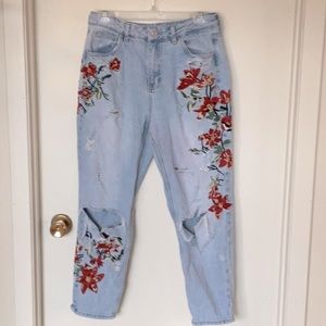 Topshop Embroidered and Distressed Moto Mom Jeans in Size 30